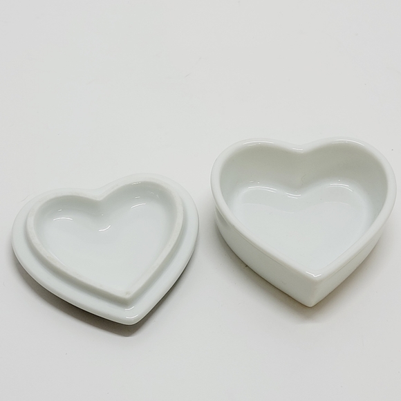 Vintage Porcelain Reutter Bavaria Jewelry Trinket Dish with Cover Heart Shaped. - Picture 2 of 7
